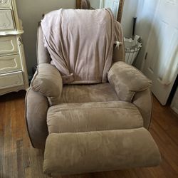 LAZY BOY SOFA (Rocking chair with leg stand)