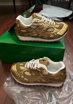 Gold bottega