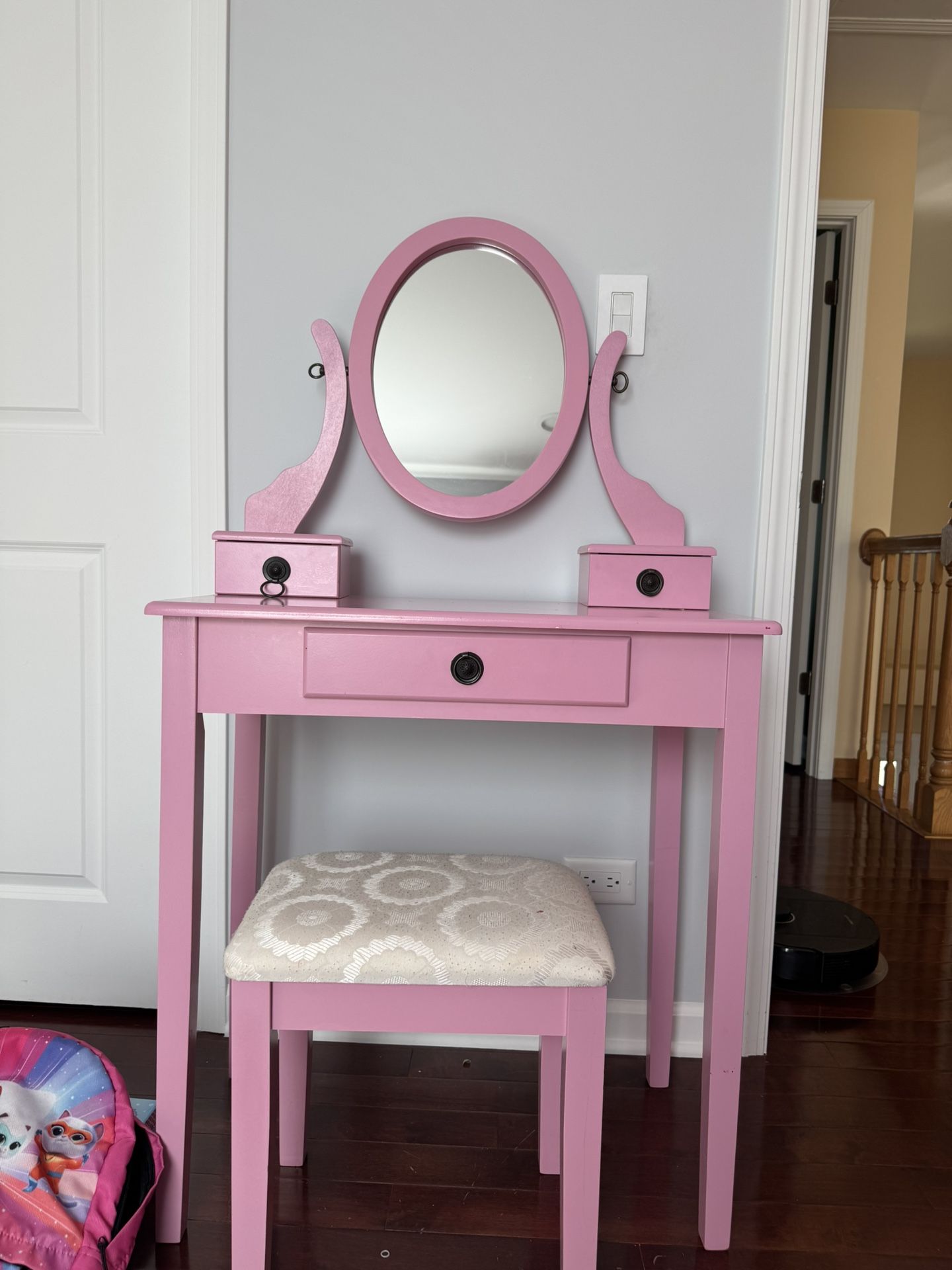 Roundhill Furniture Moniys Moniya Pink Wood Makeup Vanity Table and Stool Set