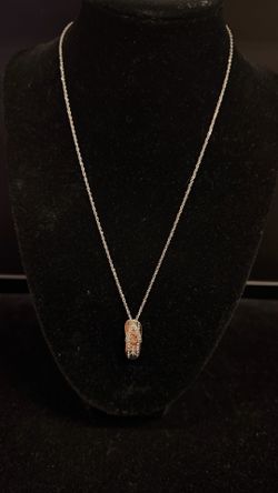 14K White Gold Necklace W Sandal Pendant 19” long 3.53grms no trades pick up in Tacoma