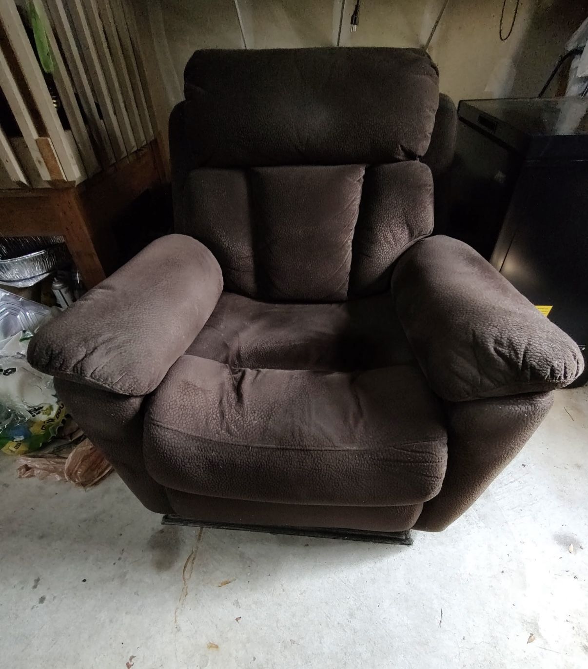 Raymour & Flanigan Manual Recliner Chair