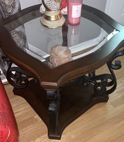 Coffee table w/ 2 side tables