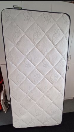 Twin mattress