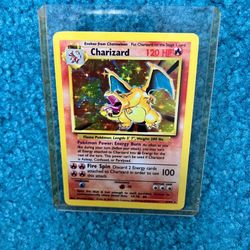 Pokemon Charizard HOLO 4/102 , NM/M , WOTC 1999