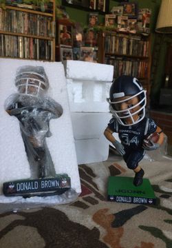 Brand New UCONN CT Huskies Football Bobblehead Figurine Donald Brown #34