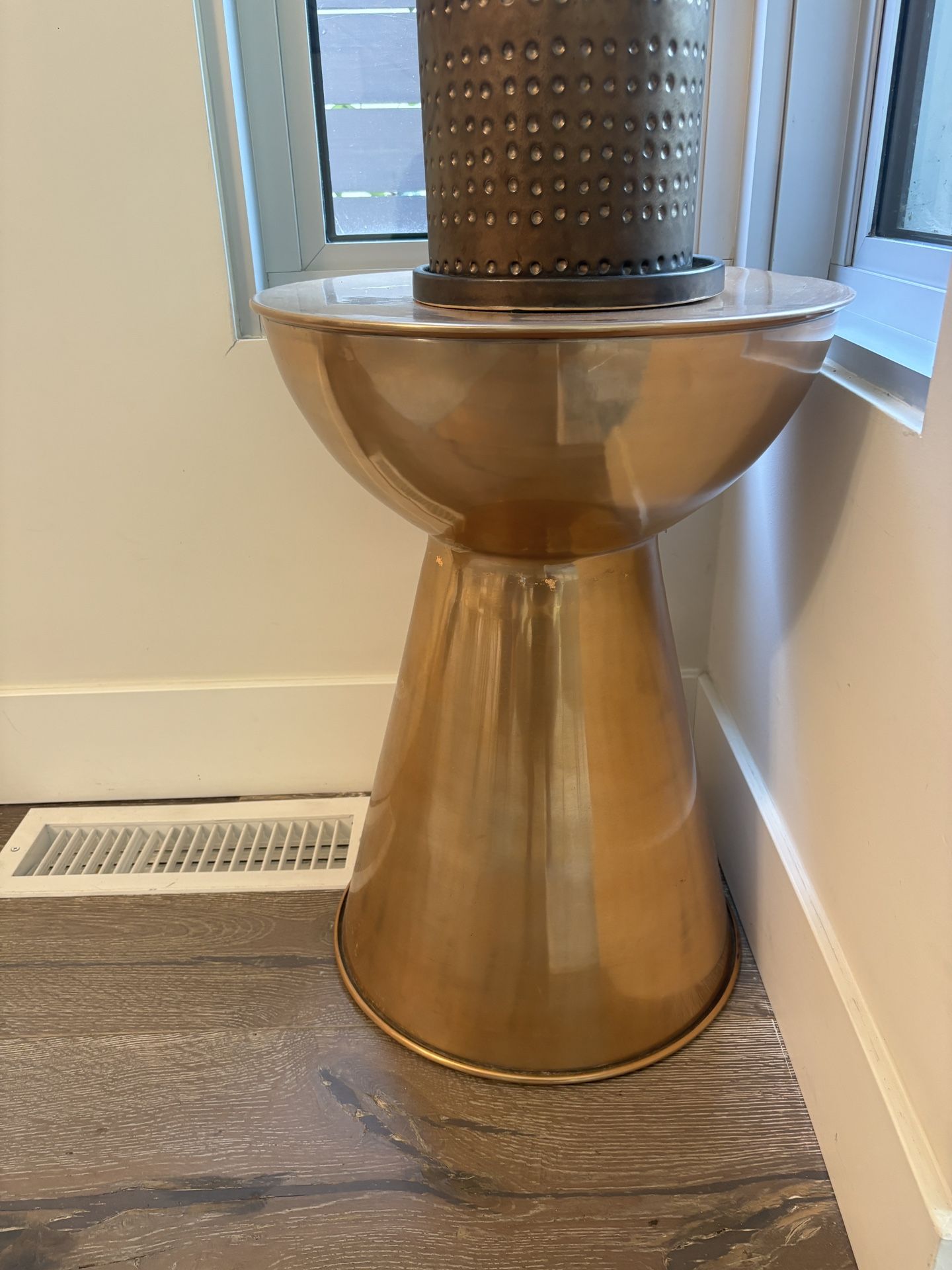 Rose gold round end table