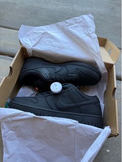 Nike SB Dunk Low Triple Black