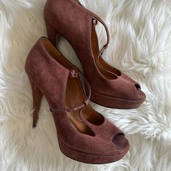 Gucci heels size 7-8