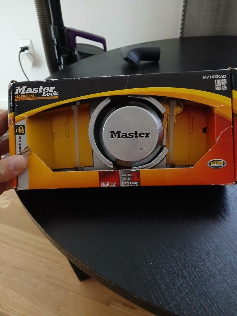 Master Lock Magnum