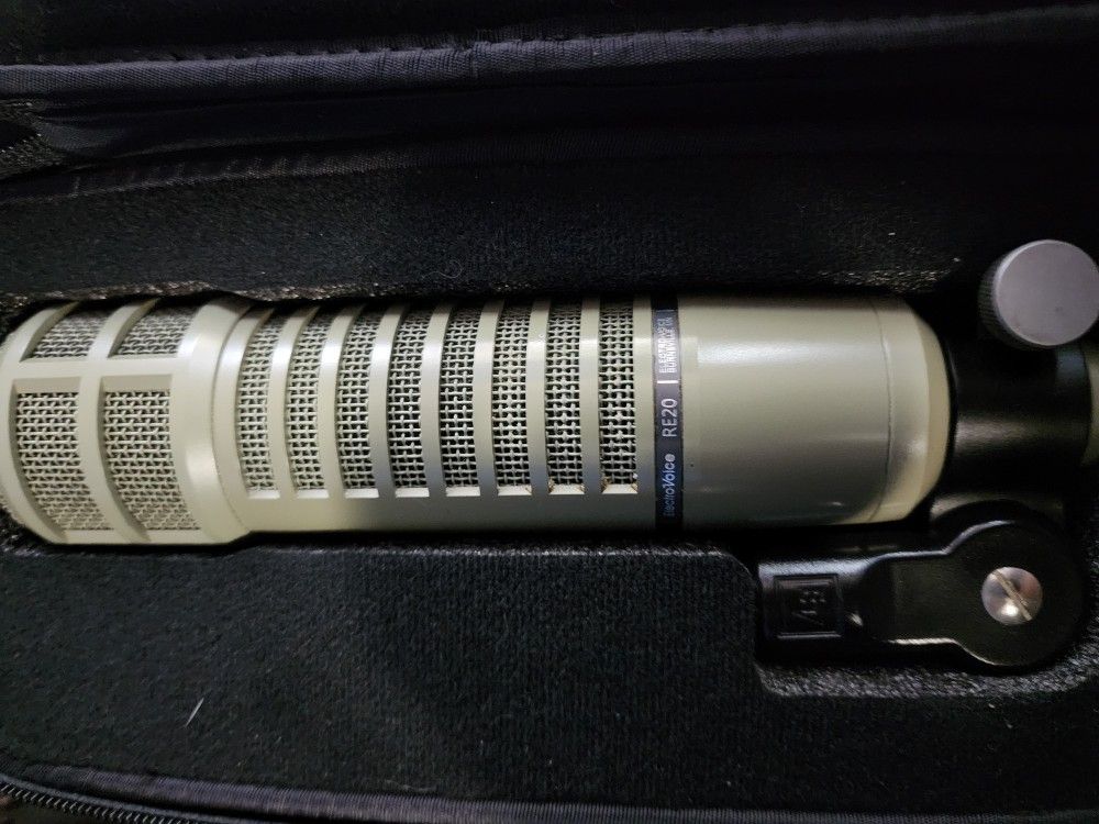 electro voice re20