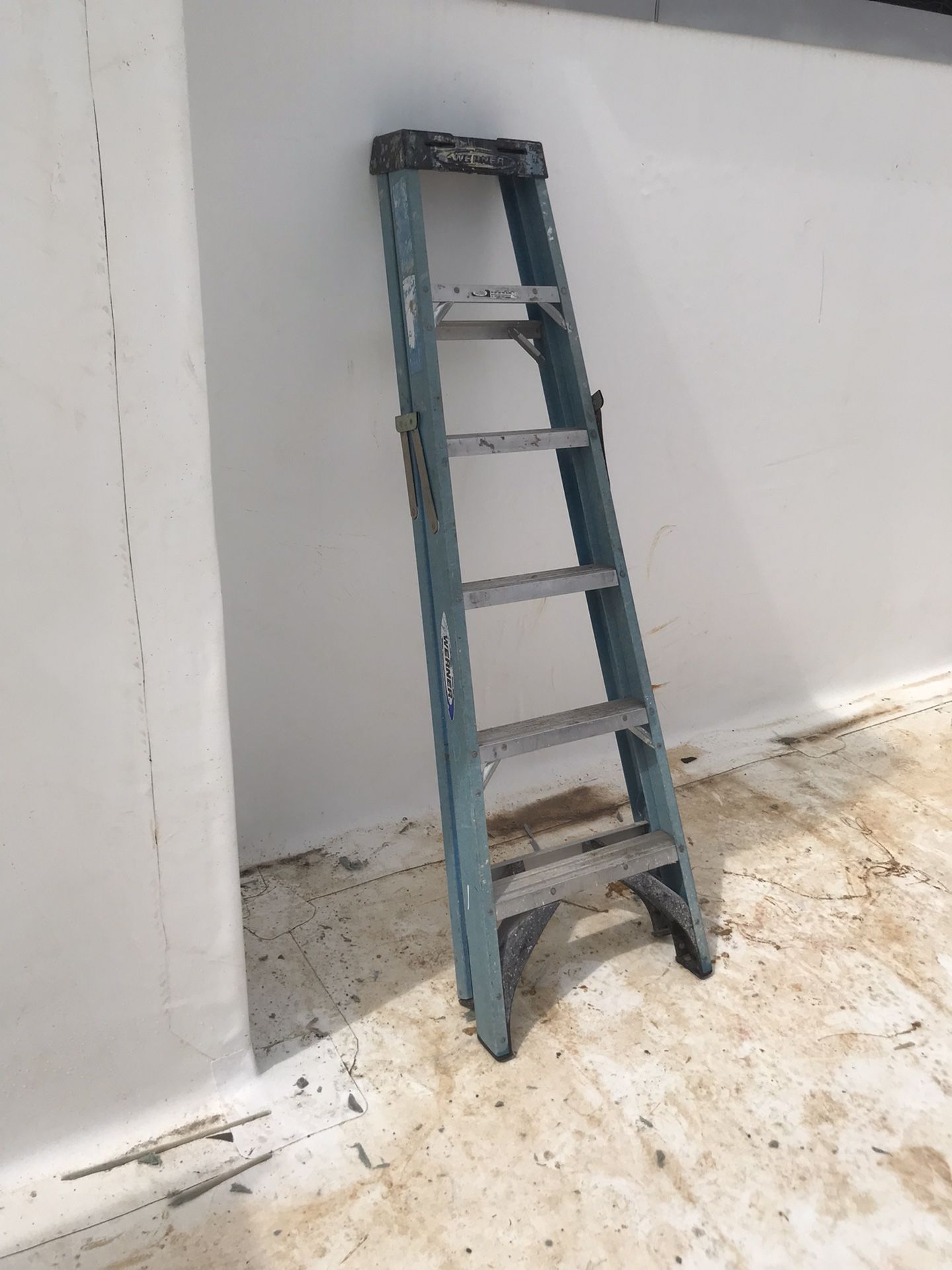 6’ Ladder