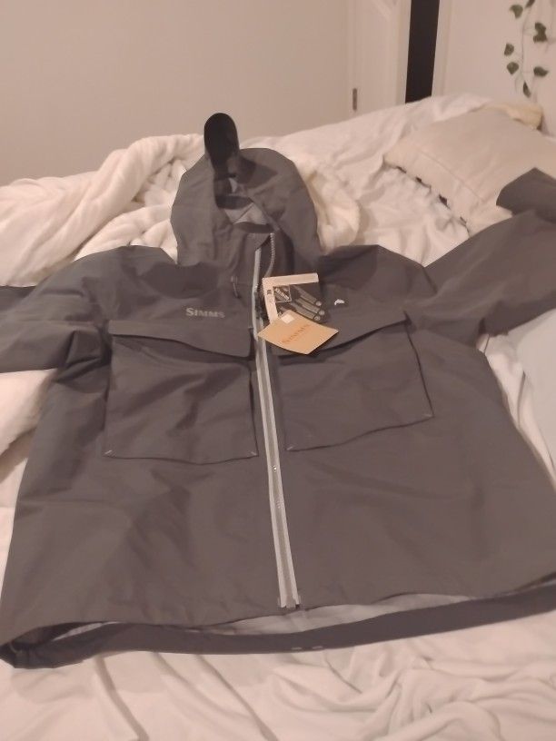 Selling A Mens  GuiDe Classic Jacket Carbon They Go For $499 Selling It For  300  Or Best Offer