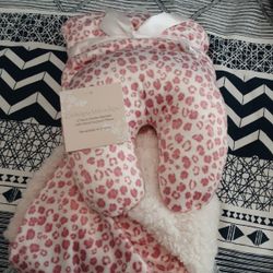 Catherine Malandrino 2 Piece Stroler Blanket With Head Support Pillow