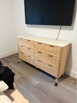 1 Dresser & 2 Nightstands