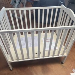 Baby Crib/No Mattress 