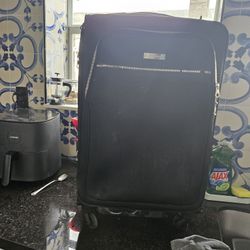 Excellent Condition Carry On 