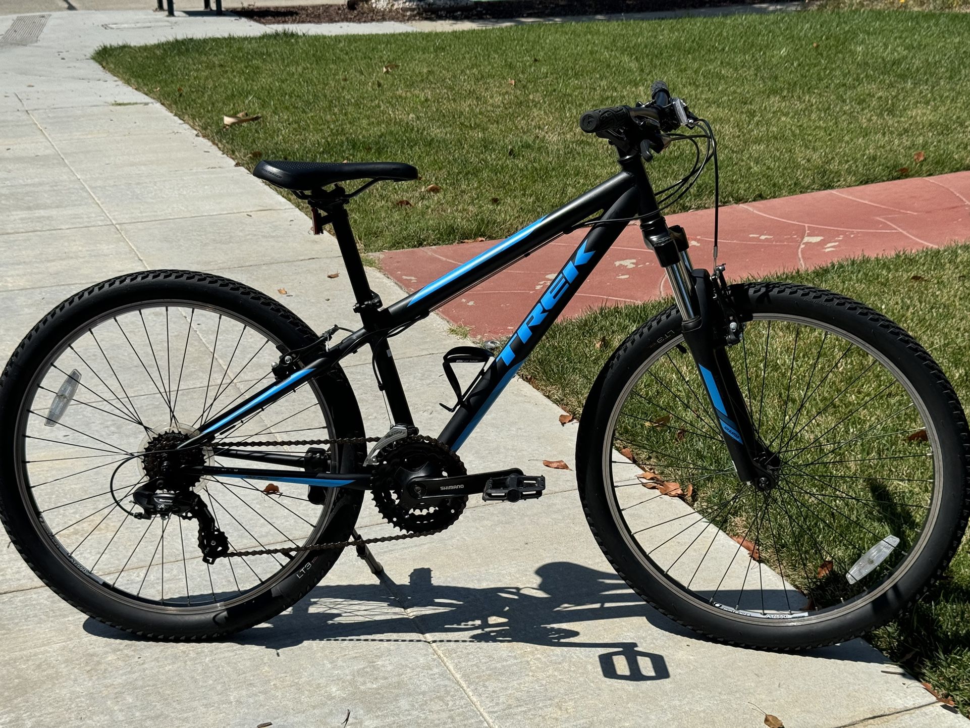 Trek 820 Mountain Bike Matte Black W Blue Trim 13’ XS