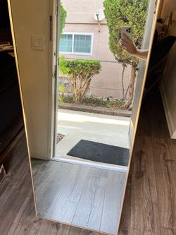 Standing mirror gold