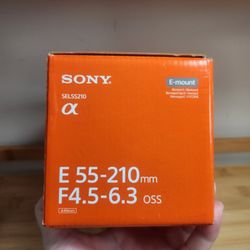 Brand new Sony E 55-210mm f4.5-6.3 OSS Lens