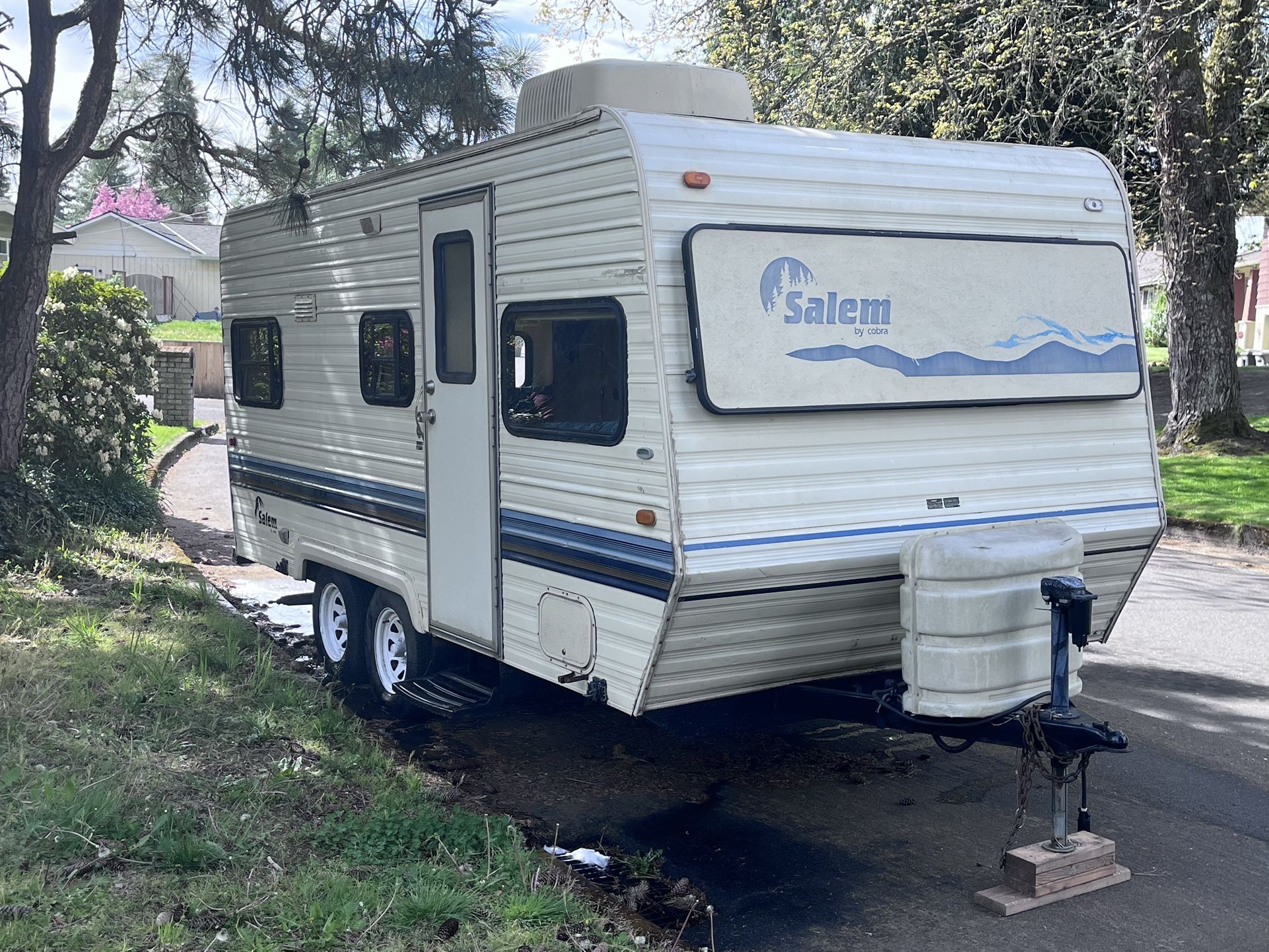*Pending* Clean Little Camping Trailer