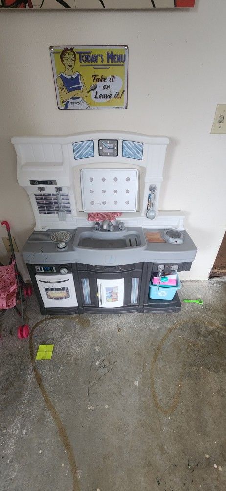 Plastic Play Kitchen