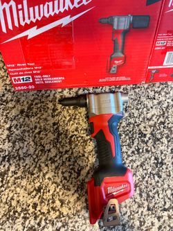 Milwaukee M12 Rivet Tool 2550-20