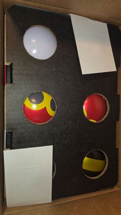 26 D7 Pokeball Tin