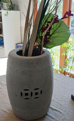 Lg Decorative Pot