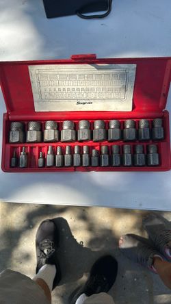 Snap On 25 Piece Screw Extractor set