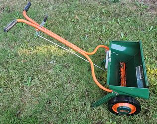 Vintage Scotts Spreader - all metal