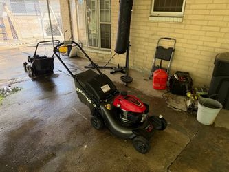 Honda Gas-Powered Push Lawn Mower