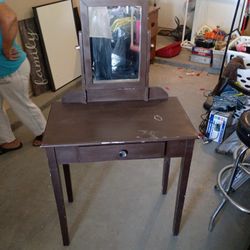 Little Mirror Dresser