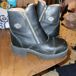 New Condition Ladder Harley Davison  Lady's Boots 👢 