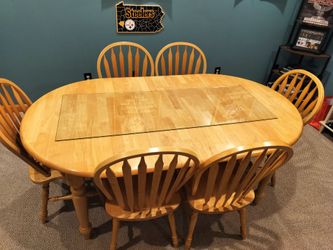 Oak dinning room 6 chair table