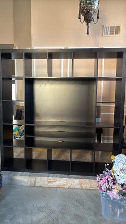 Freeee Entertainment center