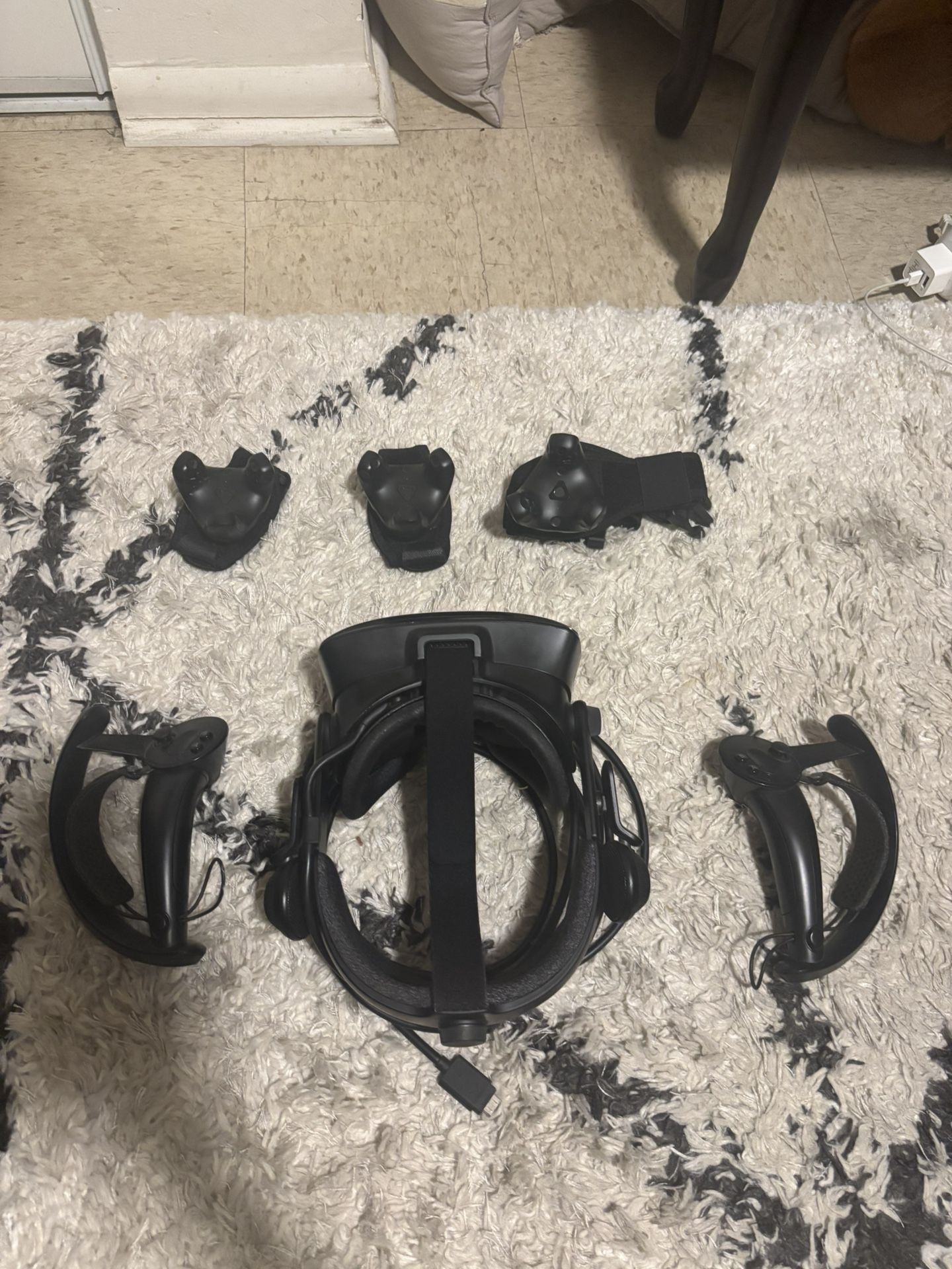 Valve Index VR Full Setup + Trackers - Works Great