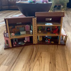 Calico Critters Doll House With Furniture