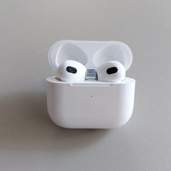 Wireless earbuds 