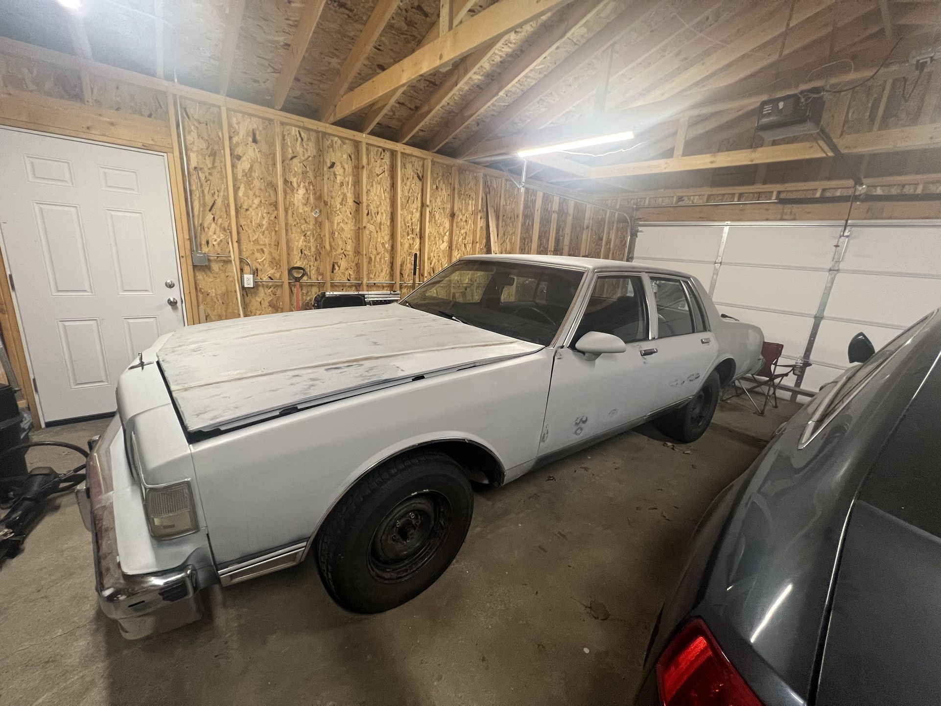 Chevy Caprice/box chevy/caprice/chevy for Sale in Gary, IN OfferUp