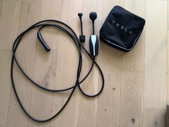 Tesla Mobile Charger