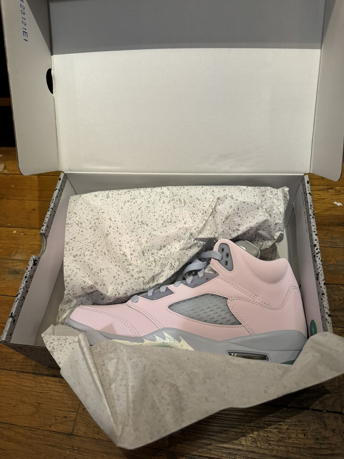 NIKE AIR JORDAN RETRO 5 SE Size 7Y NEW