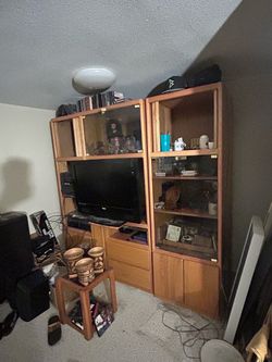 Free 90s Vintage Entertainment console and electronics