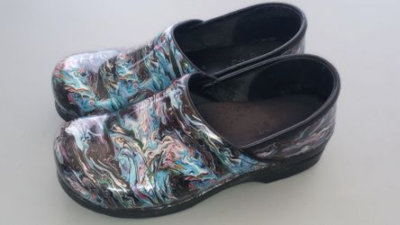 Nice Dansko Women's Walking Shoes / Clogs