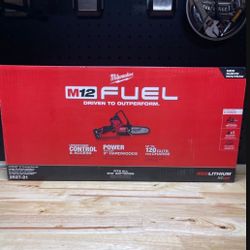 Milwaukee M12 FUEL Hatchet KIT (tool/battery/charger)! I own one-see Details.