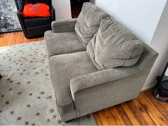 🛋️ Loveseat Couch – Good Condition – $70 OBO