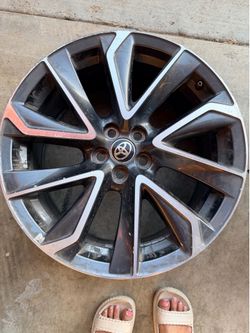 2018 Toyota Corolla rims 18”