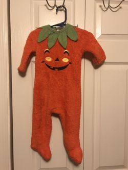 Pumpkin costume 6-9 months