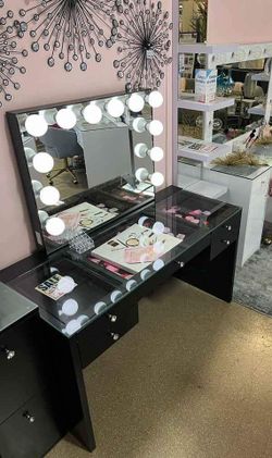 last set available!!!!! Black Vanity Table & mirror