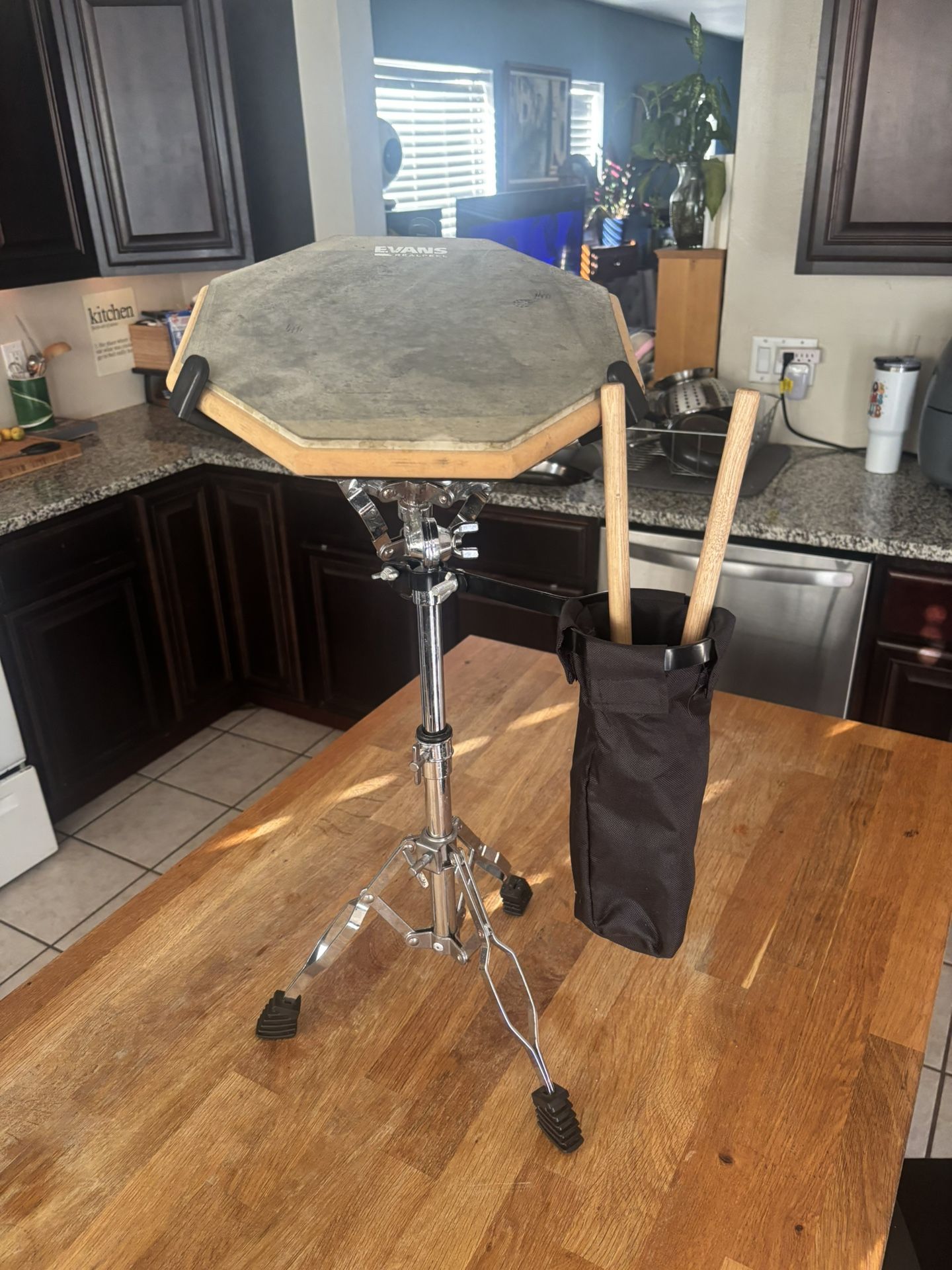 Evans Real Feel Practice Pad 12” Gum Rubber