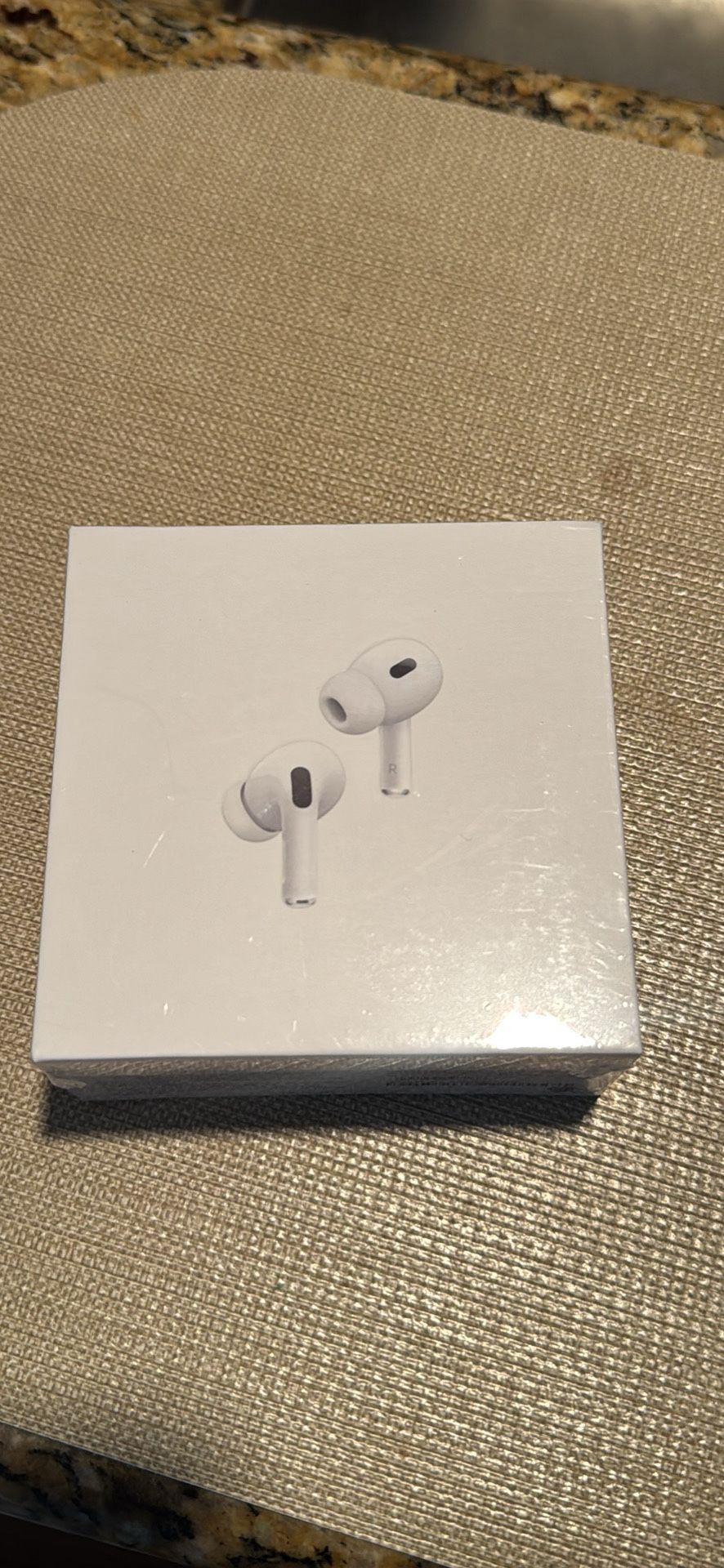 Earbuds 
